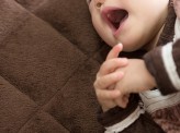 ［Ulala］＜家庭の収入と出生数の関係＞フランスの育児補助がGDP比3％に対し、日本はわずか1.04％