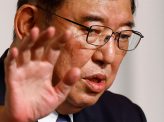石破新総裁の変節 党内圧力で早期解散に急展開