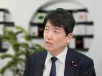 吉村知事はなぜ同日選にこだわるのか――大阪市会の反発と、松井氏の一言